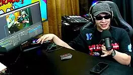 I saw bruna and isa show their asses and wink seductively