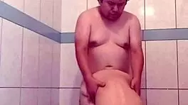 I give my tired boyfriend a wet bath