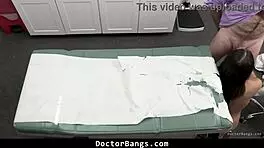 डॉक्टर खुशी से इंडस्ट्री सीक्रेट्स शेयर अस्पताल में इनोसेंट 18+ टीन को हार्ड बैंग करता है