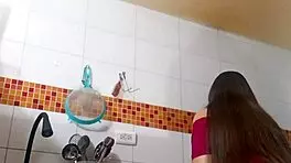 लातीना आंट्स की वाइल्ड कैमेलटो फैंटेसी खुलती है