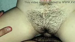Man, this hijastra's hairy coño in homemade xxx is just astonishing to watch!
