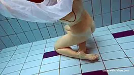 big natural tits babe lola enjoys underwater swimming in the pool