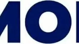 British teen 18+ explores new sensations during foreplay