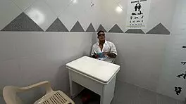 यंग डॉक्टर कोलंबियन मिल्फ पेशेंट कैरन स्लींट को ड्रिल्स करता है, होली हेल!