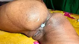 आई-आई मतलब, उसकी पहली एनल सेक्स गीली शेव्ड चूत और पतली गांद वाली, पेटाइट 18+ रंडी ऑर्गेज्म में सेक्स।