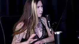 Do you want to see Alice Vasconcelos having sex with Raphaela Savanah?