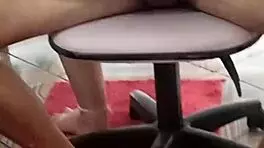 olha o que essa novinha aprontou na rola do namorado