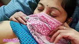 प्यासी जवां स्टेपसिस्टर हेयर पसी फिंगरिंग, इंडियन देसि वाइब के साथ क्रीमपाई के लिए तैयार