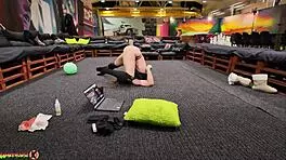 French Babe On Webcam Fucking Herself!