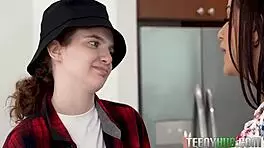 yo, stepmommy’s gonna show ya how to suck cock right! 😜