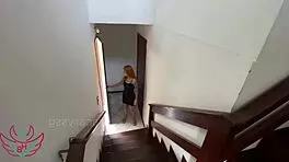 Novinho Safado Esperou A Ruiva Pelado Na Escada