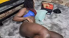 Flaquei A Safada Vendo Video Porno E A Gostosa Me Chama Para Fuder