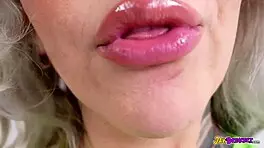 luna legend mouth-fucks massive bbc intensely.