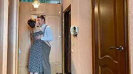 वाह! यूएसएसआर से बेस्ट वाइफ ड्रेस उतारकर सेक्सी घरेलू एकशन के लिए!