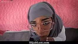 Cute hijab teen learns to suck a big dick - hijablust