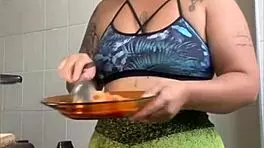 casada records cooking videos online but really just wants to flash her swollen pussy
