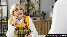 i'm the teen 18+ slut used for a suprise for my stepdad in familyorgasm