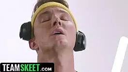 Scarlet Spunk moans, Stretch my wet pussy wide at the gym!