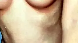 Ngentot Hard While Squeezing Milk from Young Mom in Yellow Dress.