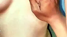 Ngentot Hard While Squeezing Milk from Young Mom in Yellow Dress.