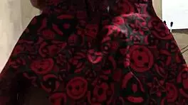 Fui Jogar Videogame Ele Nao Se Aguentou De Tesao Me Chupou E Gozou Gostoso