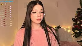 Petite Liza Shows Big Tits In Web Chat On W0wgirls