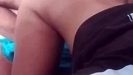 Madrastra culona follando de perrito y me vengo encima de su culo 😏