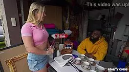 Intense Blowjob And Deepthroat With Athletic Bodybuilder For Cumshot Facial