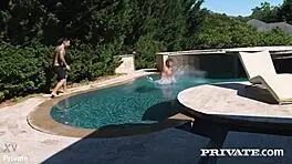 Sara Diamante Makes a Wild Debut