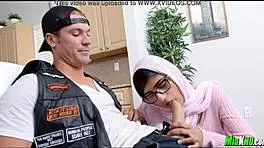 मिया खलीफा हिजाब टैग टीम विथ टीन 18+ बिग टिट्स ग्रुप