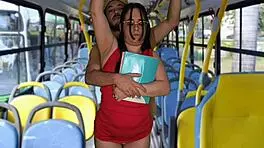यो, यह स्टूडेंट को पब्लिक बस में छुआ और चोदा गया