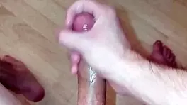 This homemade solo session ends with a huge cumshot.