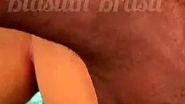 Gostosa Asiática Fodendo na Piscina da Pousada com Negão Pirocudo no Pelo