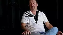 I’m so moved seeing Andressa Urach enter porn through her daughter’s invite!