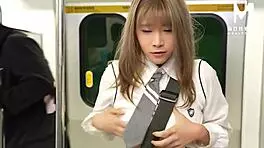 Modelmedia Asia: Female College Student Enjoys Outdoor Activities With Ripped Clothes