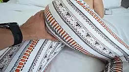 ये मिल्फ हमेशा पति का मोटा लंड चूसने को तैयार रहती है 😍