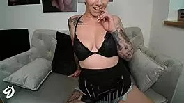 check out german camgirl ninadevil in hot fetish outfit