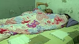 Meu Meio-Irmão Tímido Se Masturba Assistindo Vídeos XXX E Eu Mostro Como É Foder Uma Mulher De Verdade