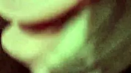 Teen 18+ virgin rubs pussy with dildo, can't let it enter. She's masturbating solo.