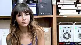 Young Latina thief deepthroats security for freedom deal