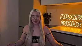 Stepsister lost her hot curvy body to my big desires