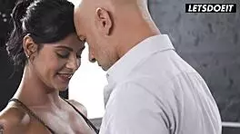 स्वीट 18+ सैंड्रा सोल बिग कॉक से इंटेंस रफ एनल लिंगरी में लेती है