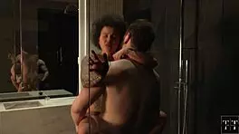 स्टीमी राइड ऑन स्ट्रेंजर कॉक: कम इनसाइड?