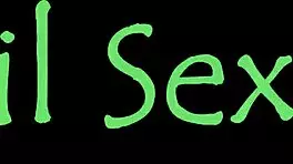 पतली 18+ चॉकलेट गर्ल मॉन्स्टर लंड चूसते हुए कपड़े फाड़े जाते हैं