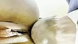 ब्रिसीडा मायर्स स्टॉकिंग्स में रिमिंग करती है असफकिंग के साथ।