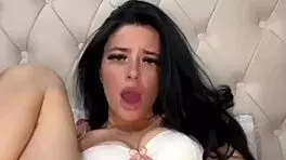 Amateur Slut Squirts in Solo Webcam Show. College Brunette Toys Herself Wild.