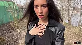 Cum Covers Girl’s Face for a Bold Park Walk to Shock Everyone