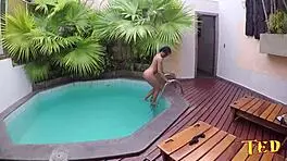 dando uma na piscina com a atriz novata - alice lemes big cock brunette big ass latina tits monster cock sex anal