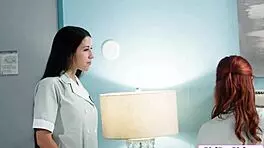 Colleagues kiss and scissor on the job, reaching orgasm 😍