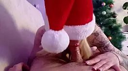 miss santa sucking cock in christmas cosplay, so naughty 😈